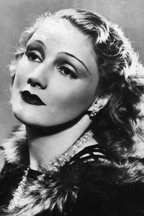 Jeanne Boitel as Mme Geoffrin / Sarah Bernhardt