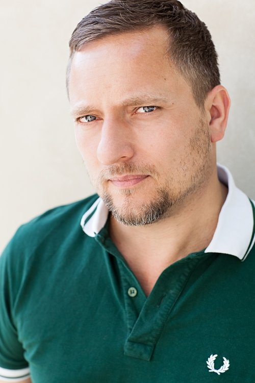 Lars Pape as Kevin Ernst