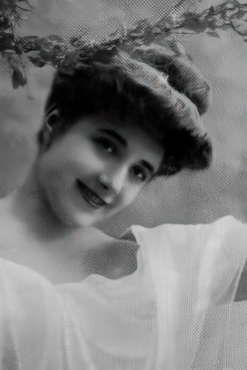 Yvonne maëlec as Luce de Perpignan