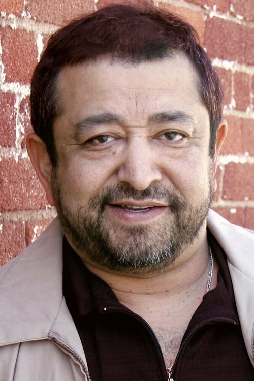 Alejandro Patiño as Abuelo Rivera