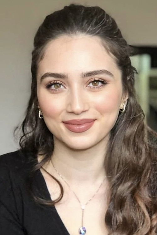 Roya Rustamova as Nərgiz