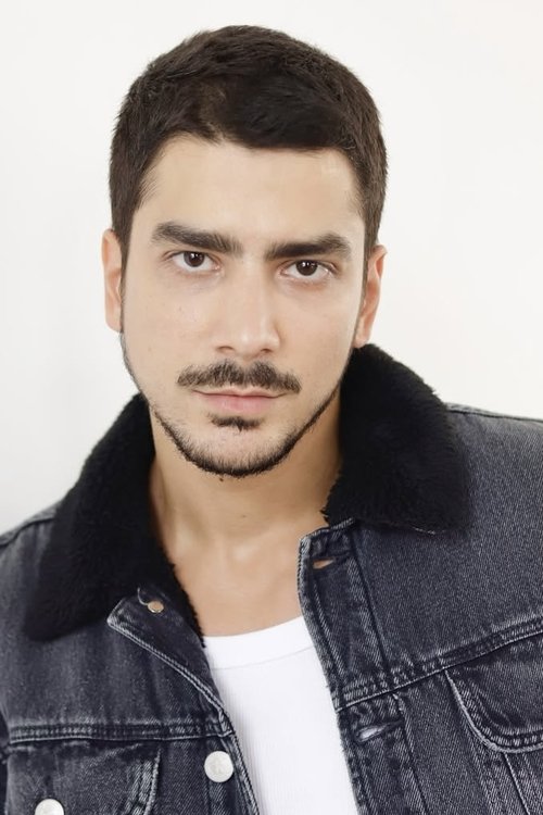 Rhener Freitas as Sérgio Reoli