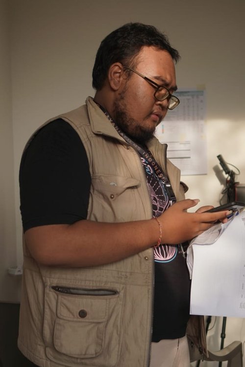 Putu Bayuwestra as Gludhuk-Man (Voice)