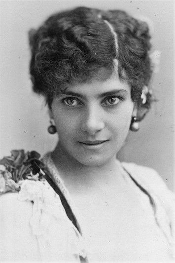 Jennie Lee as Dane's Mother