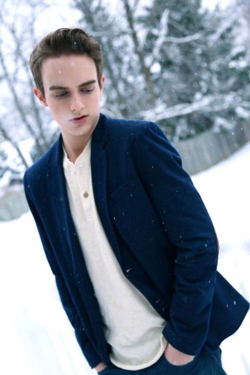 Jay Renshaw as Gavin