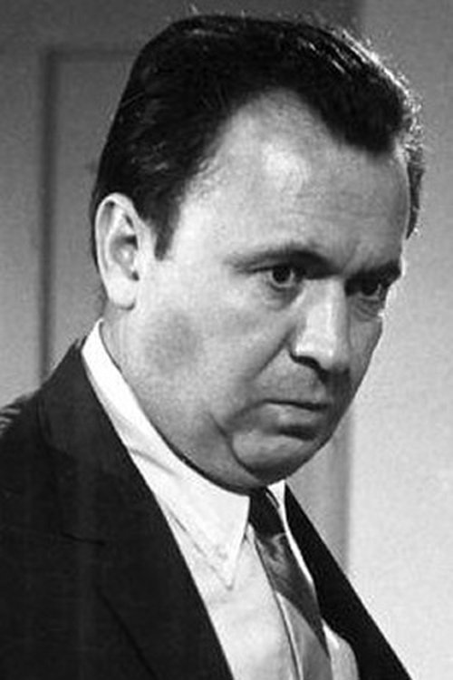 Sérgio Hingst as Santovski