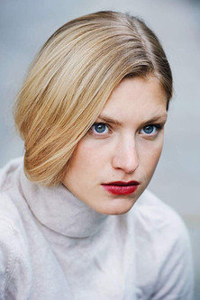 Anna Platen as Eva Ziehnagel