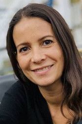 Stéphanie Tchou-Cotta as Perla