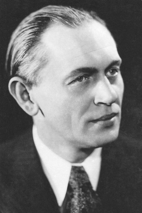 Jaroslav Průcha as zřízenec