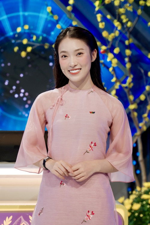 Khánh Vy as MC