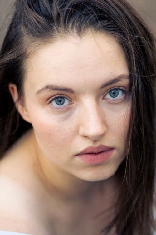 Paolina Neugebauer as Pollak