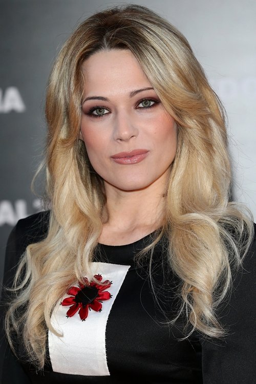 Laura Chiatti as Lara Vasilescu