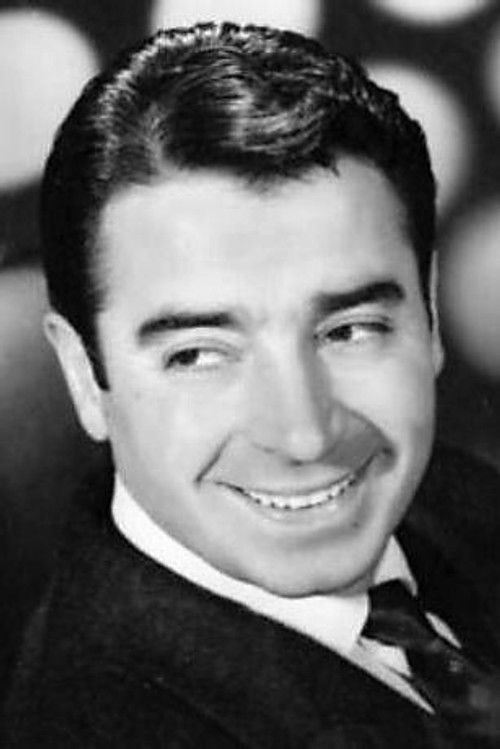 Julio Riscal as El Mercedes