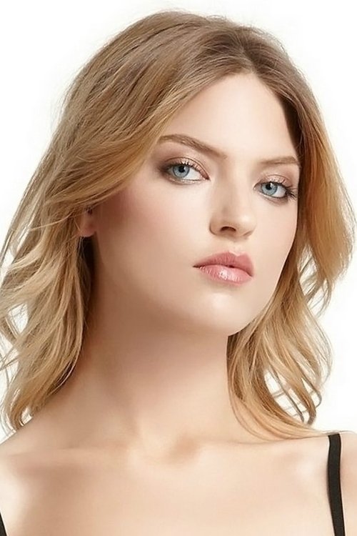 Martha Hunt profile photo