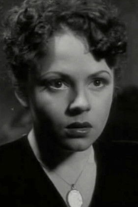 Hertta Leistén as Priskilla Paukkaja