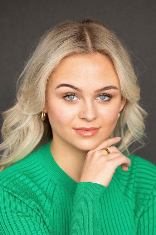 Kaitlyn Collins as Interviewer