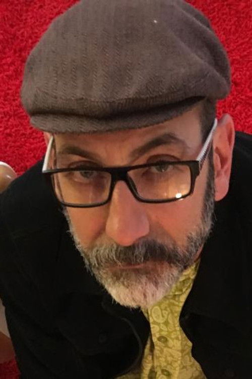 Pedro Vizcaíno as Self