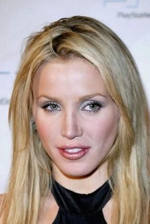 Amanda Swisten as April