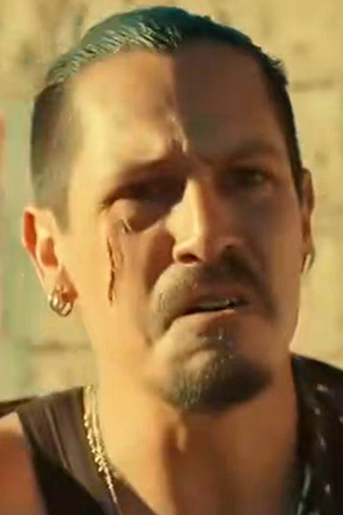 Carlos Briones as Chululo