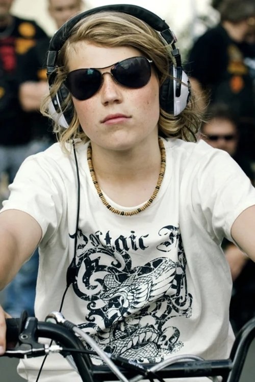 Nicolas Schinseck as Mark Stelzer