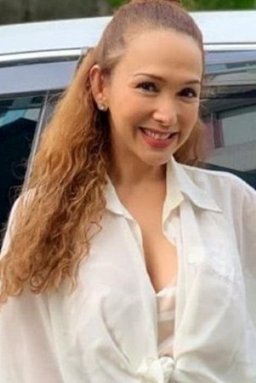 Kiki Fatmala as Kinanti