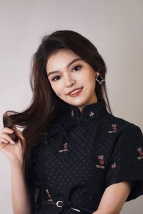 Angela You as 卖香女孩