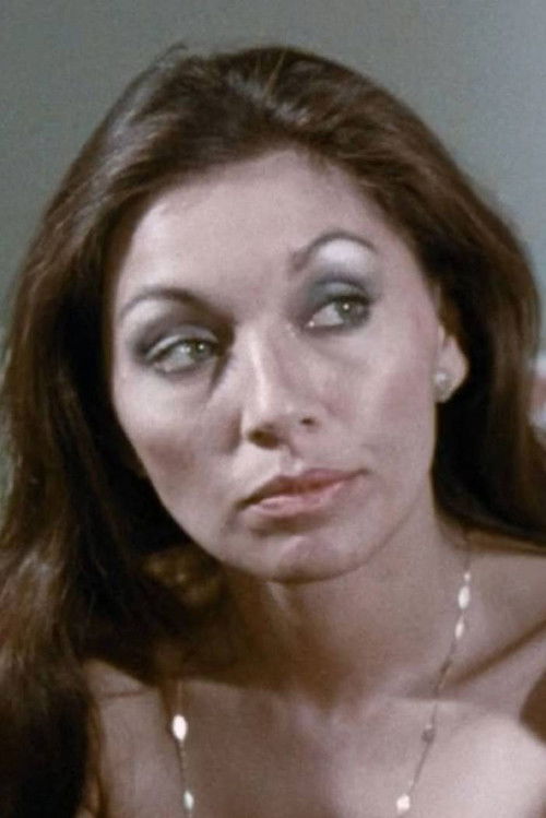 Maureen Ridley as Janice