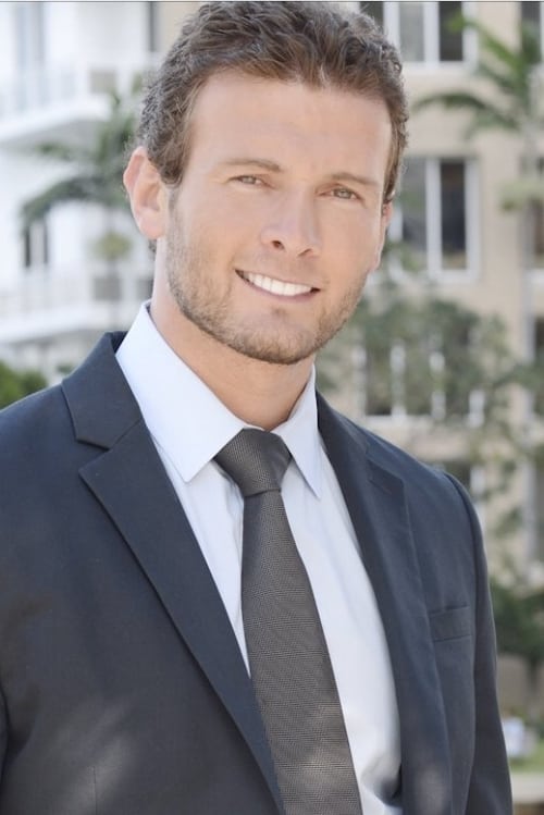 Aleksander Vayshelboym as Ricky