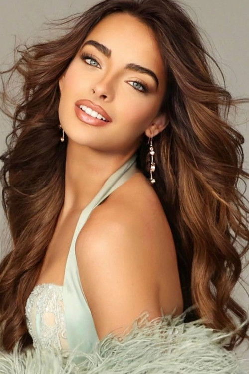 Raynah Hudson as Layla