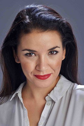 Eva Manjón as Elena
