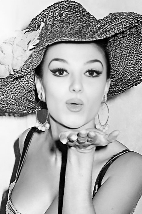 Viky Lussón as María