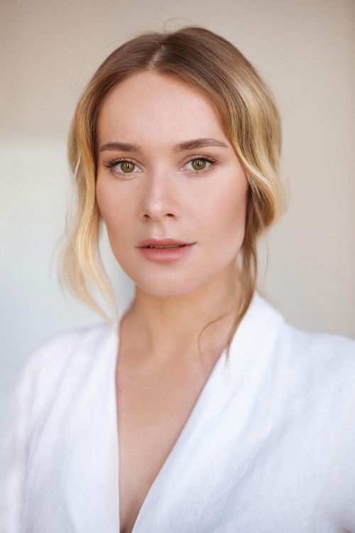 Ekaterina Vostrikova as Оксана Шилова, медсестра