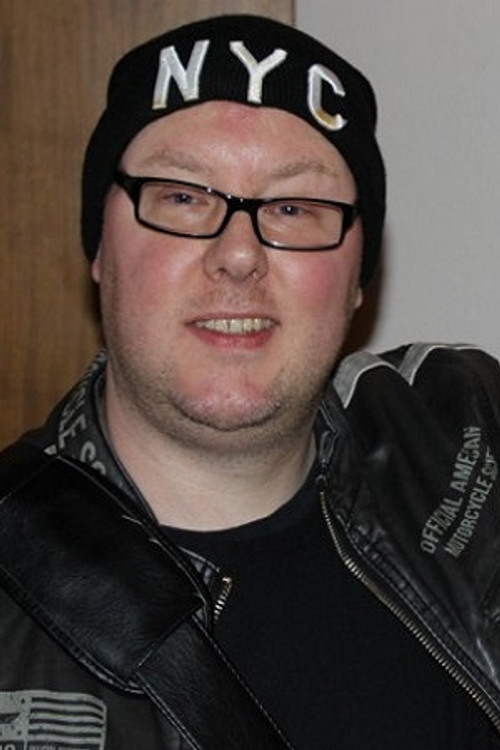 Patrick Holtheuser as Soldat (voice)