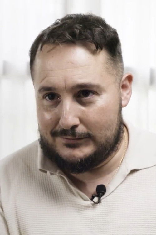 Joan Guirado as Periodista - Vozpópuli