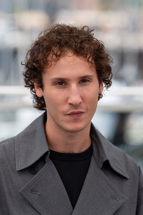 Némo Schiffman as Charles