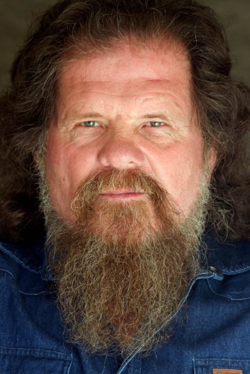 Tom Proctor as Roger Peroni