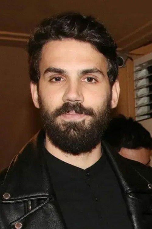 George Lentzas as Akis