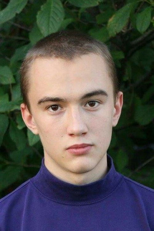 Benjamin Arthurs as Joel