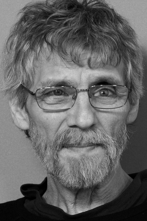 János Derzsi as menekülő ember