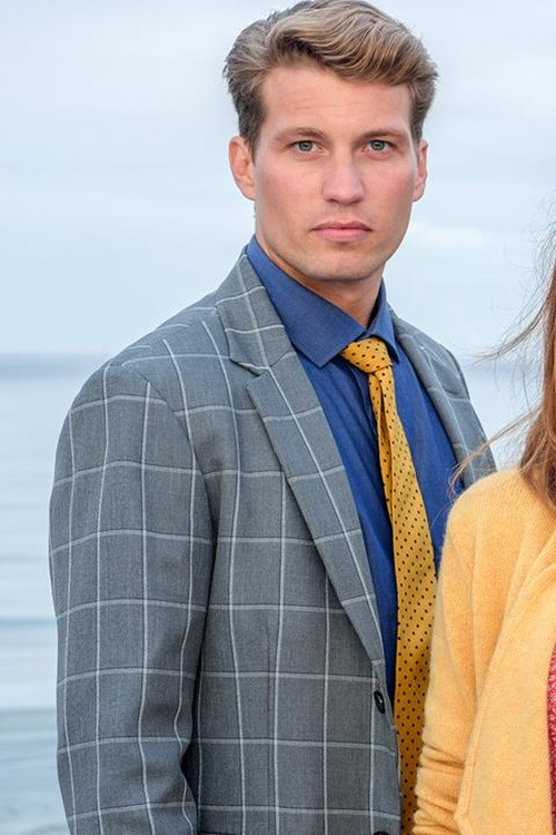 Raúl Richter as Laserpope