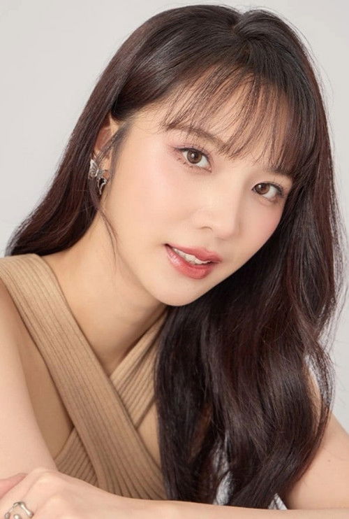 Ployshompoo Supasap as Praepailin Phutthiaksorn