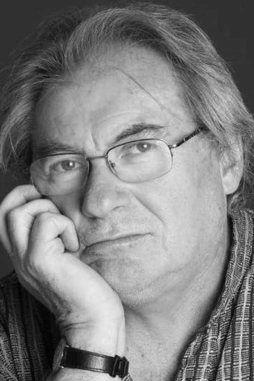 Ignacio Agüero as Unknown Man at the Station