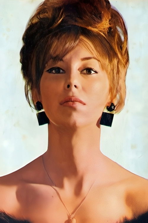 Irina Greco as Leticia