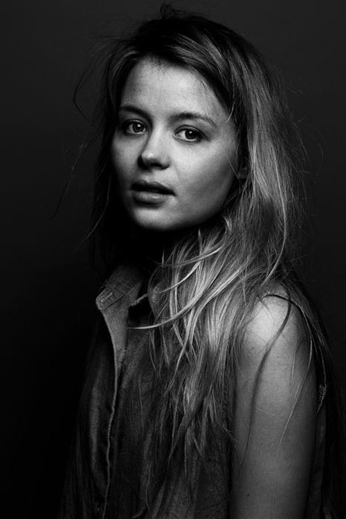 Laure Lochet as Lucie