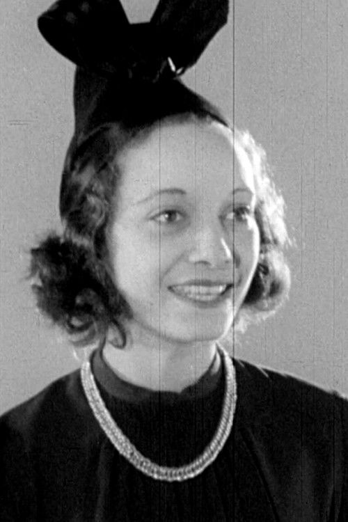 Gloria Press as Adult Naomi