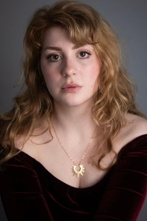 Faye Alexandra as Alice