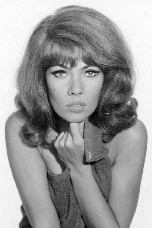 Janine Reynaud as Murielle