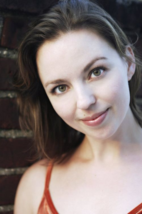 Laura Voss as Lori Costello