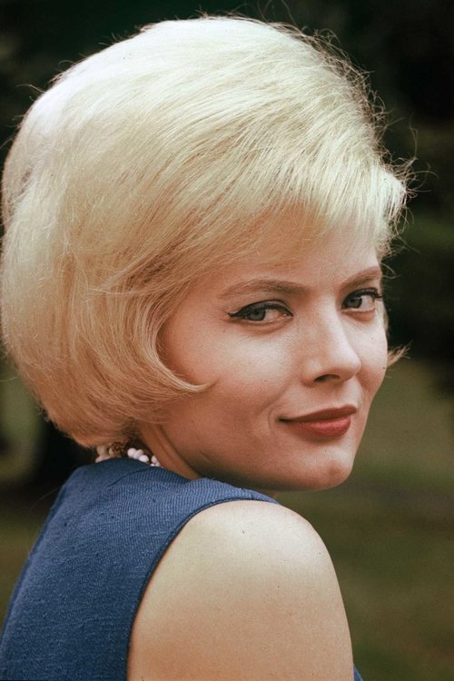 Corinne Marchand as Une danseuse