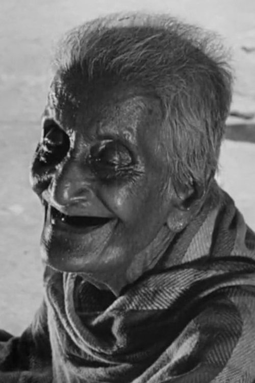 Chunibala Devi as Indir Thakrun